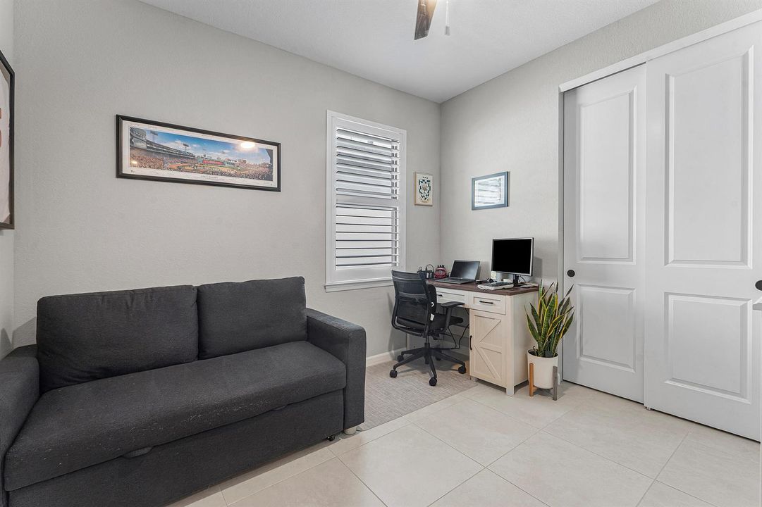 Bedroom 4- Office