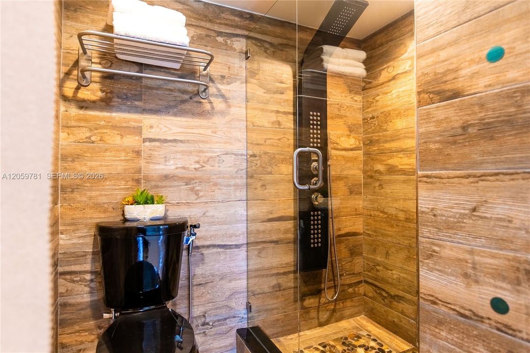На продажу: $319,990 (2 спален, 2 ванн, 0 Квадратных фут)
