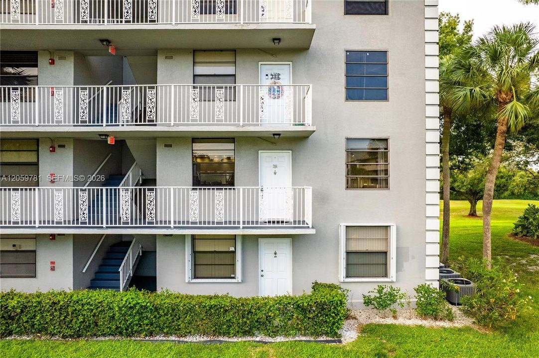 На продажу: $319,990 (2 спален, 2 ванн, 0 Квадратных фут)