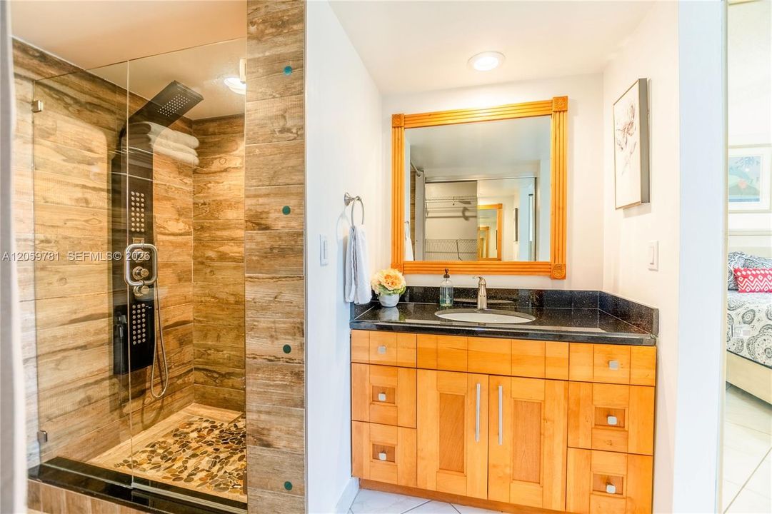 На продажу: $319,990 (2 спален, 2 ванн, 0 Квадратных фут)