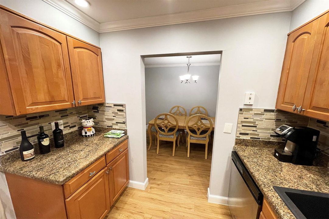 Kitchen to dining way
