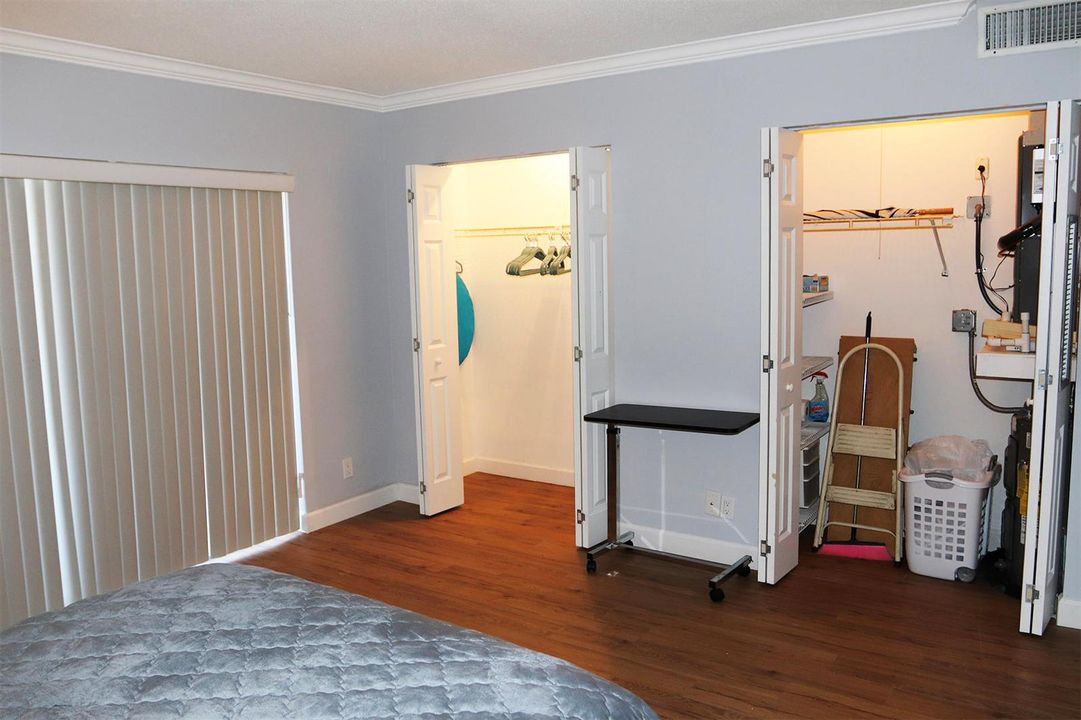Master to closet open