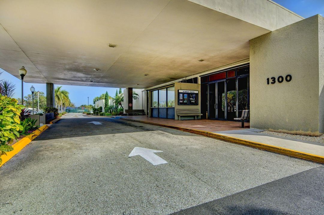 ENTRY TO THEATER