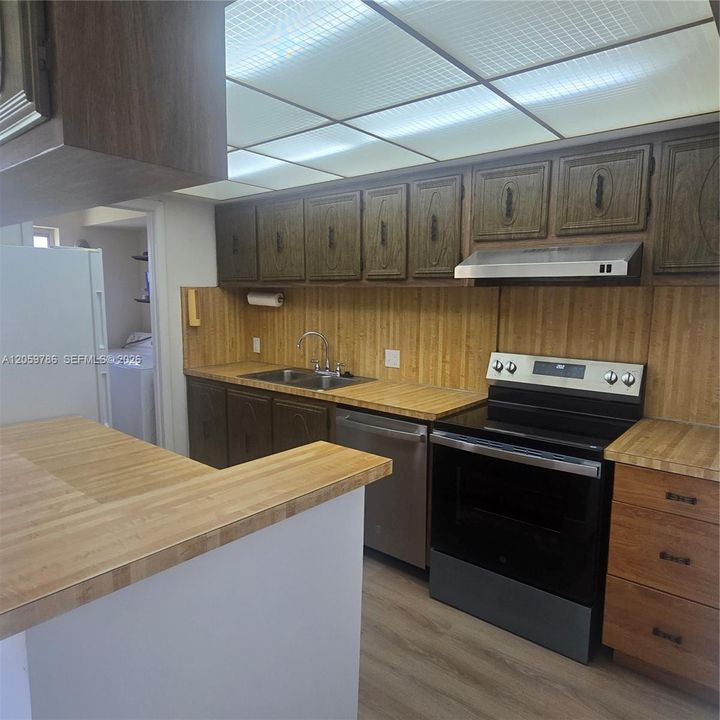 В аренду: $2,200 (2 спален, 2 ванн, 0 Квадратных фут)