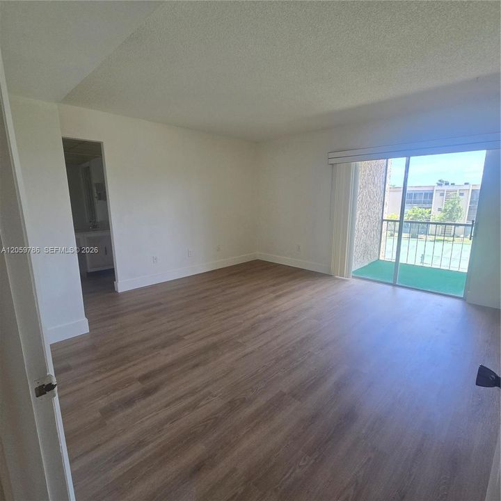 В аренду: $2,200 (2 спален, 2 ванн, 0 Квадратных фут)