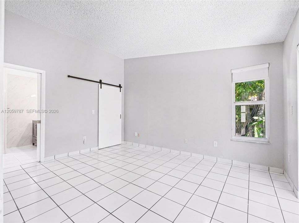 На продажу: $715,000 (3 спален, 2 ванн, 1396 Квадратных фут)