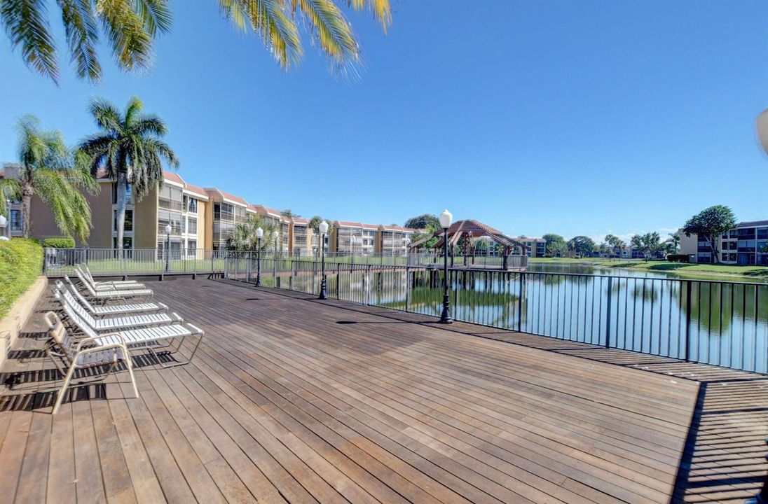 Sundeck2