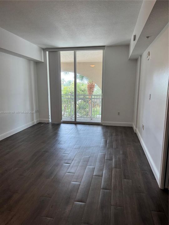В аренду: $1,900 (1 спален, 1 ванн, 0 Квадратных фут)