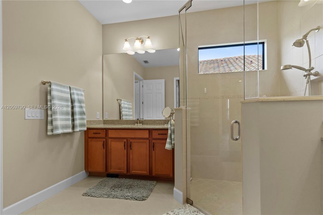 En Venta: $765,000 (2 camas, 2 baños, 0 Pies cuadrados)