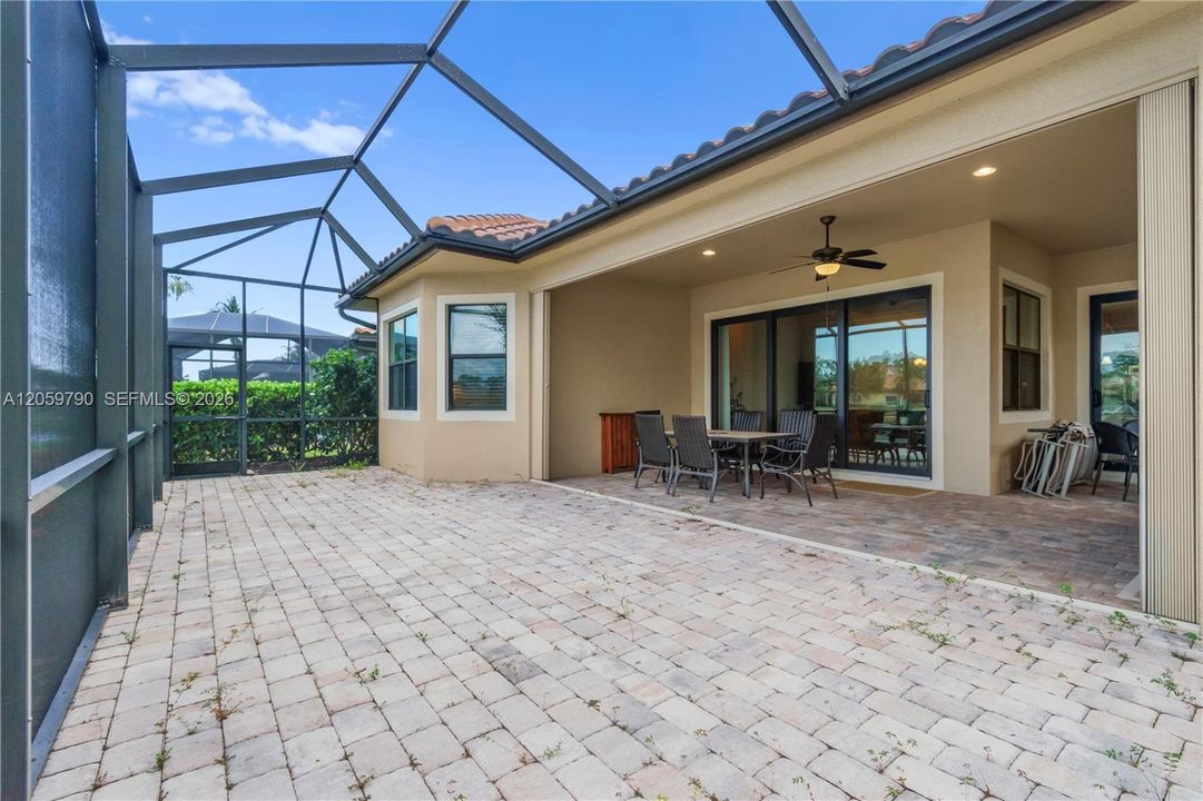 En Venta: $765,000 (2 camas, 2 baños, 0 Pies cuadrados)
