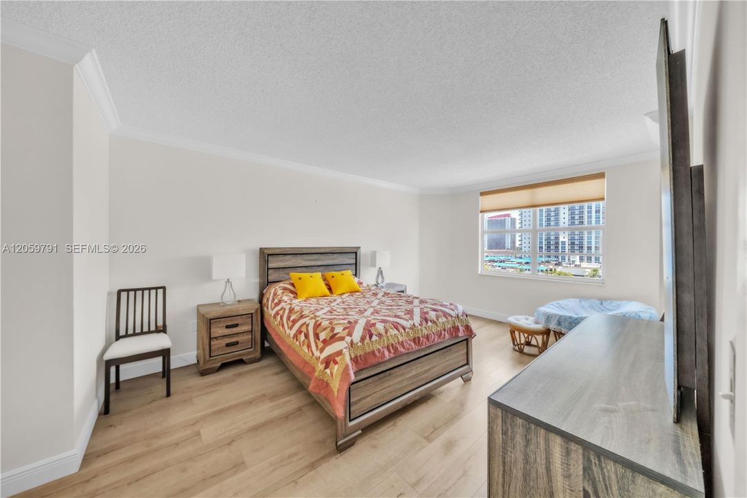 В аренду: $3,300 (2 спален, 2 ванн, 1380 Квадратных фут)