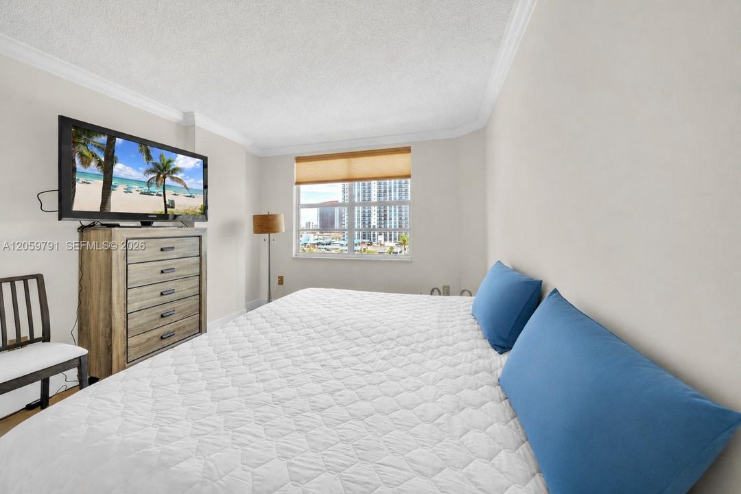 В аренду: $3,300 (2 спален, 2 ванн, 1380 Квадратных фут)
