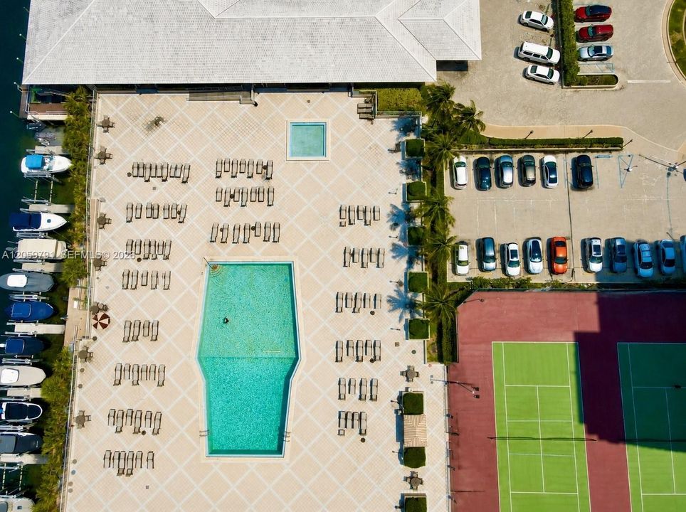 В аренду: $3,300 (2 спален, 2 ванн, 1380 Квадратных фут)