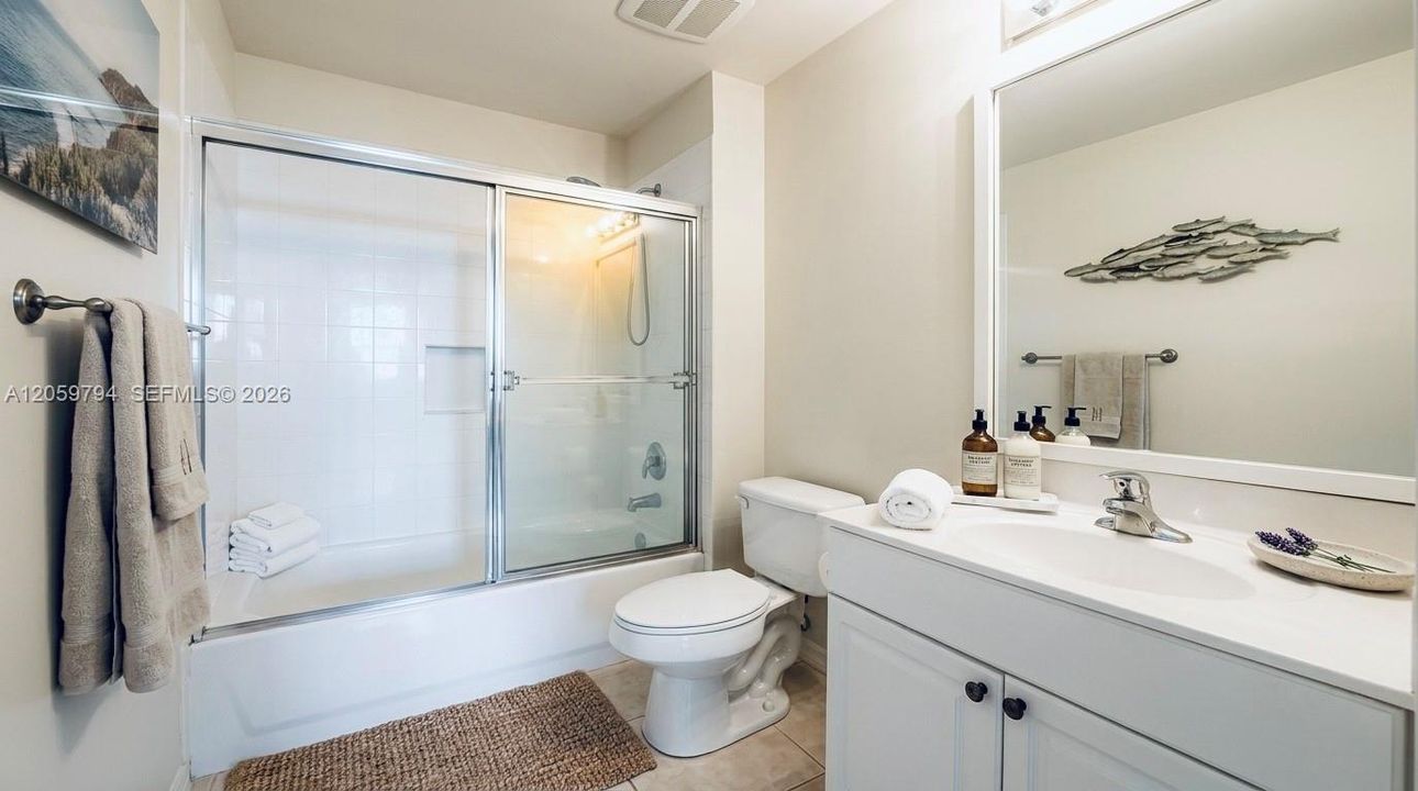 В аренду: $2,600 (2 спален, 2 ванн, 1081 Квадратных фут)