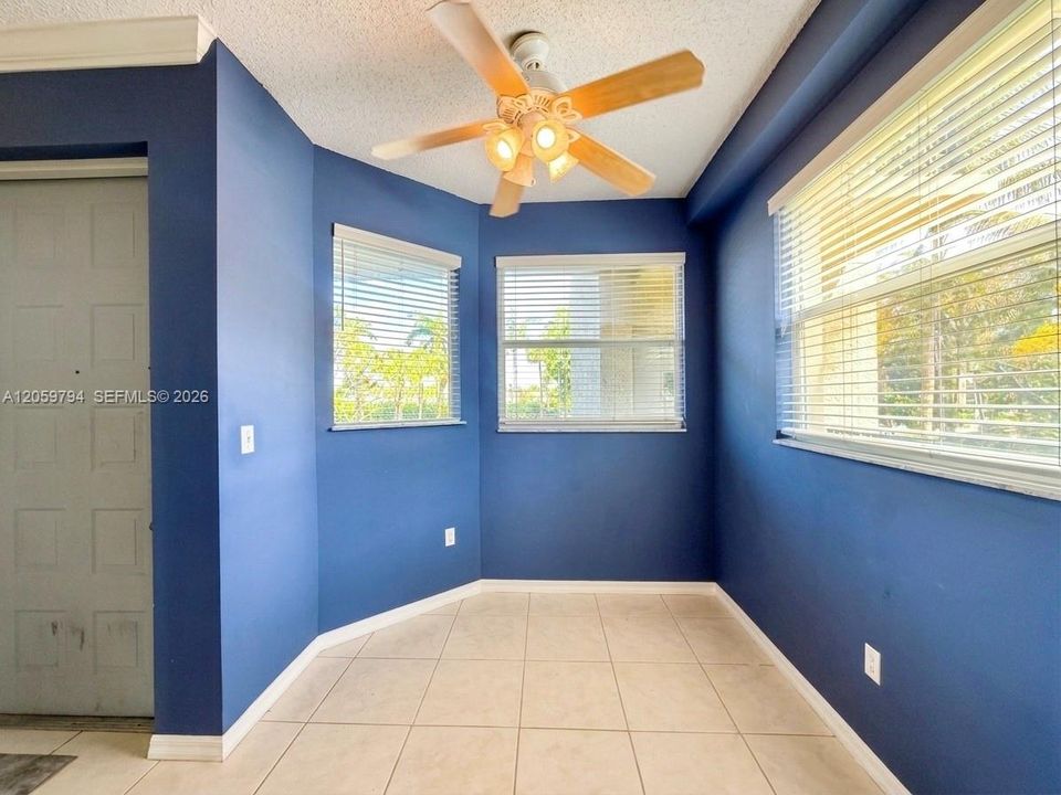 В аренду: $2,600 (2 спален, 2 ванн, 1081 Квадратных фут)