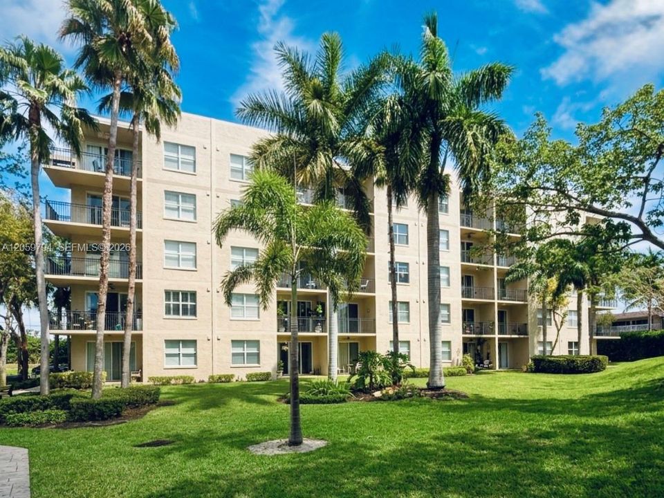 В аренду: $2,600 (2 спален, 2 ванн, 1081 Квадратных фут)