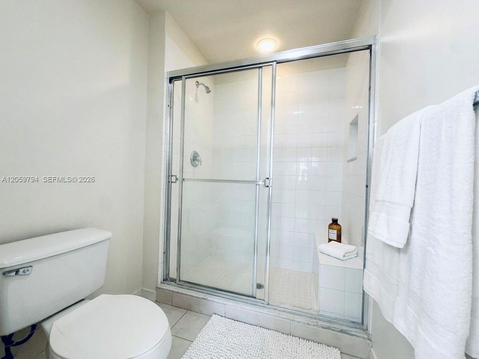 В аренду: $2,600 (2 спален, 2 ванн, 1081 Квадратных фут)