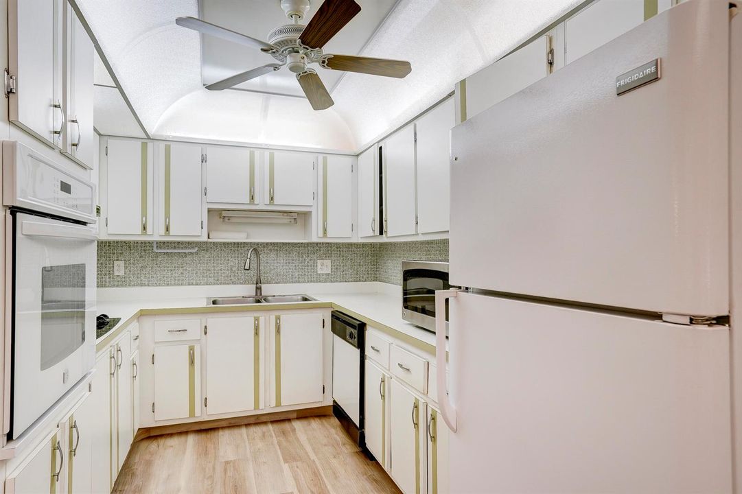 2886FernleyDrE51-17