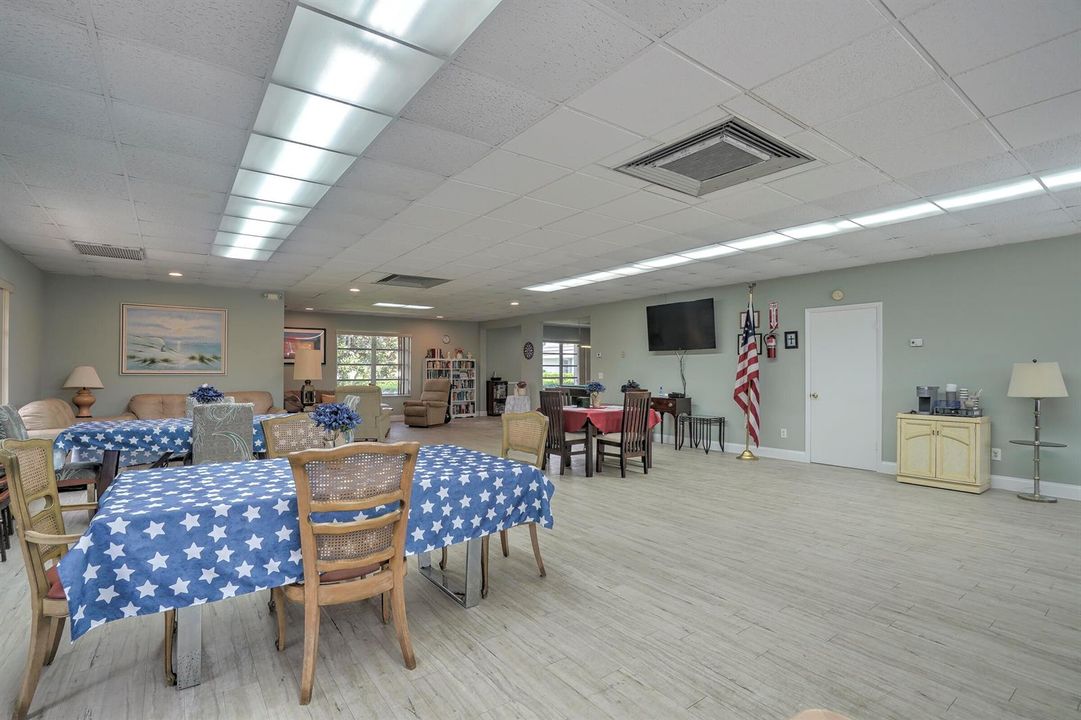 2886FernleyDrE51-38