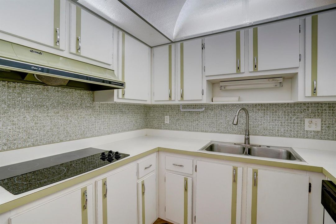 2886FernleyDrE51-18
