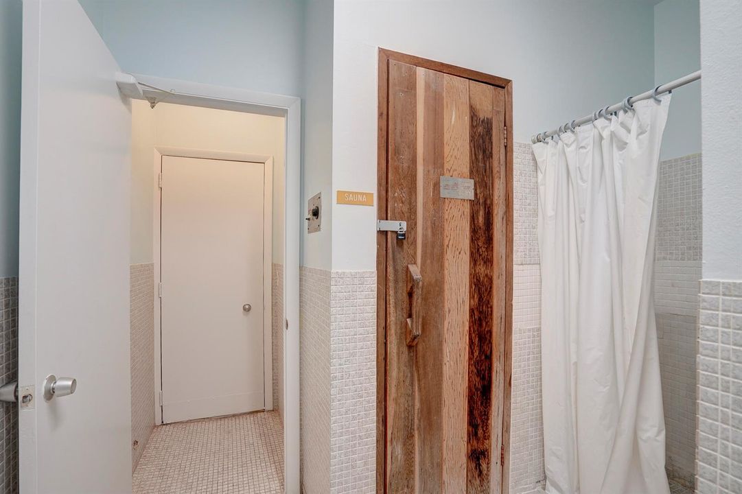 2886FernleyDrE51-44