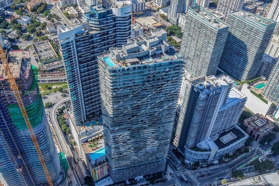 待售: $649,000 (1 贝兹, 1 浴室, 682 平方英尺)