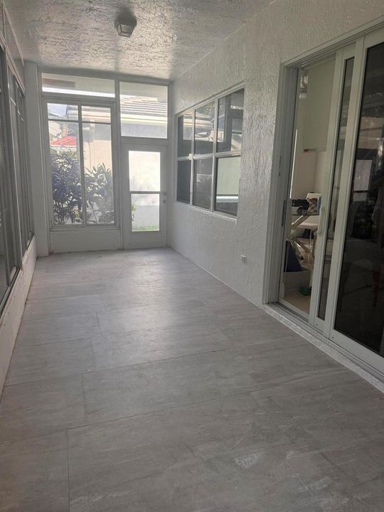ENCLOSED TERRACE