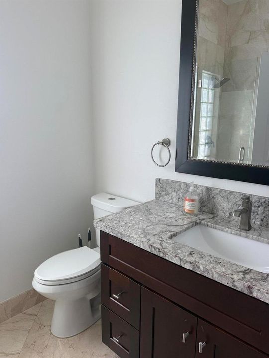 2ND BATHROOM