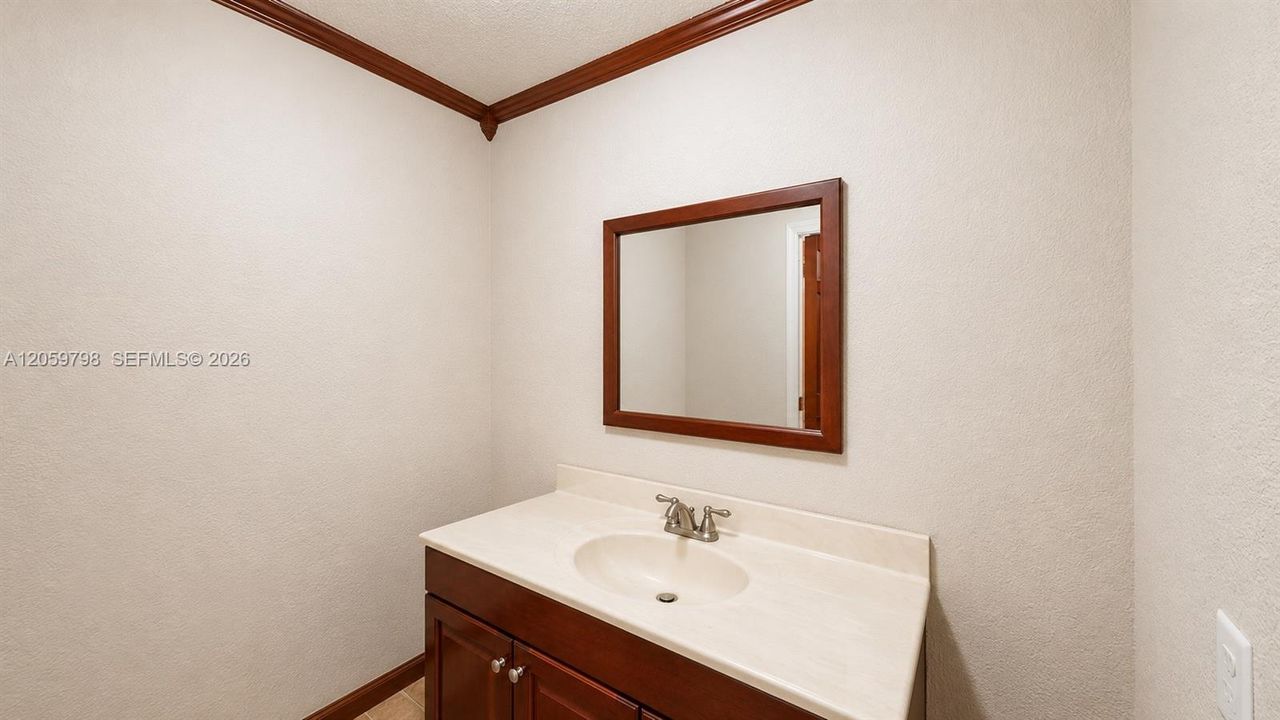 На продажу: $630,000 (3 спален, 2 ванн, 1687 Квадратных фут)