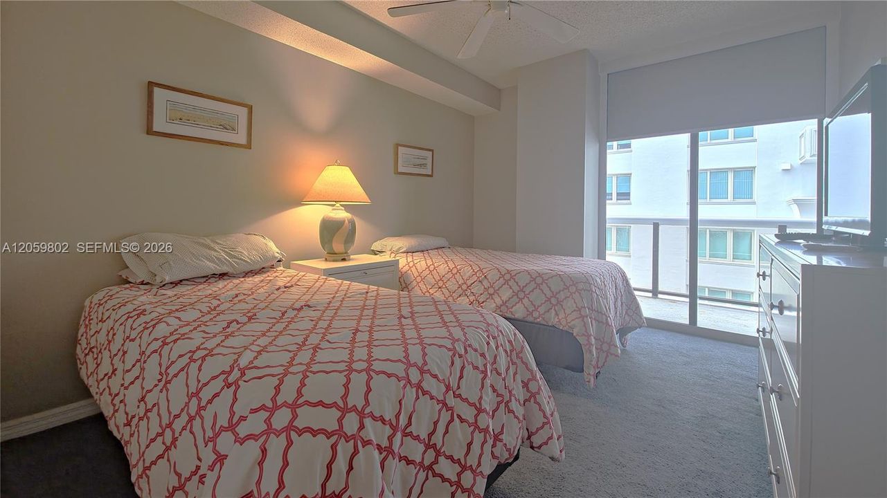 For Sale: $945,000 (2 beds, 2 baths, 1260 Square Feet)