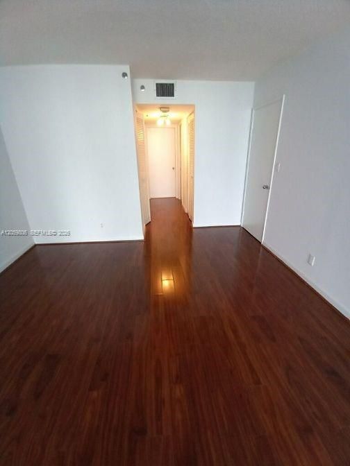 В аренду: $3,199 (1 спален, 1 ванн, 1066 Квадратных фут)