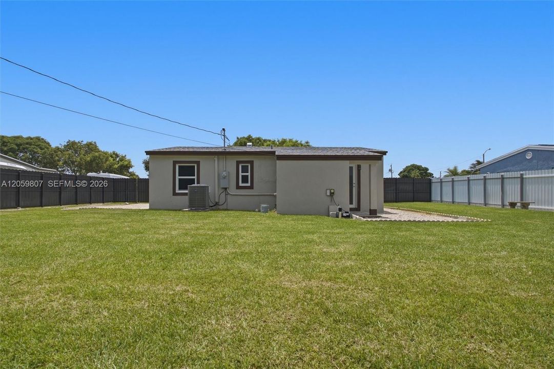 En Venta: $525,000 (3 camas, 1 baños, 864 Pies cuadrados)