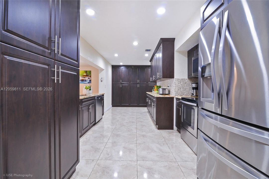 На продажу: $1,189,000 (5 спален, 4 ванн, 3195 Квадратных фут)