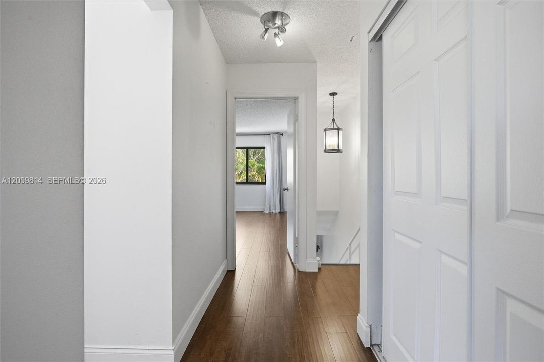 For Rent: $2,400 (2 beds, 1 baths, 1186 Square Feet)