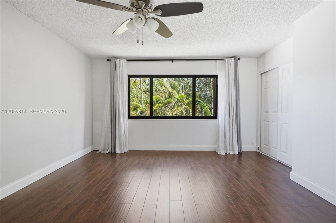 For Rent: $2,400 (2 beds, 1 baths, 1186 Square Feet)