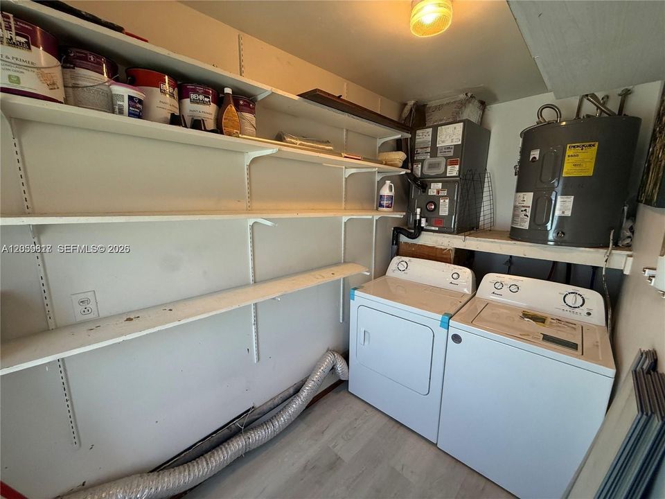 For Rent: $2,300 (2 beds, 2 baths, 1056 Square Feet)
