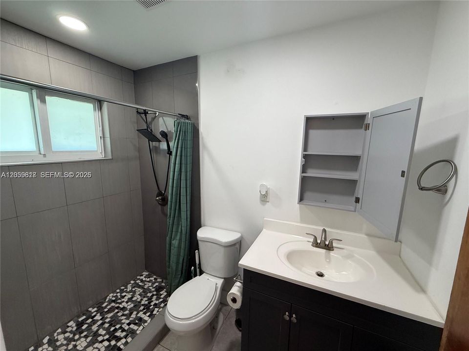 For Rent: $2,300 (2 beds, 2 baths, 1056 Square Feet)
