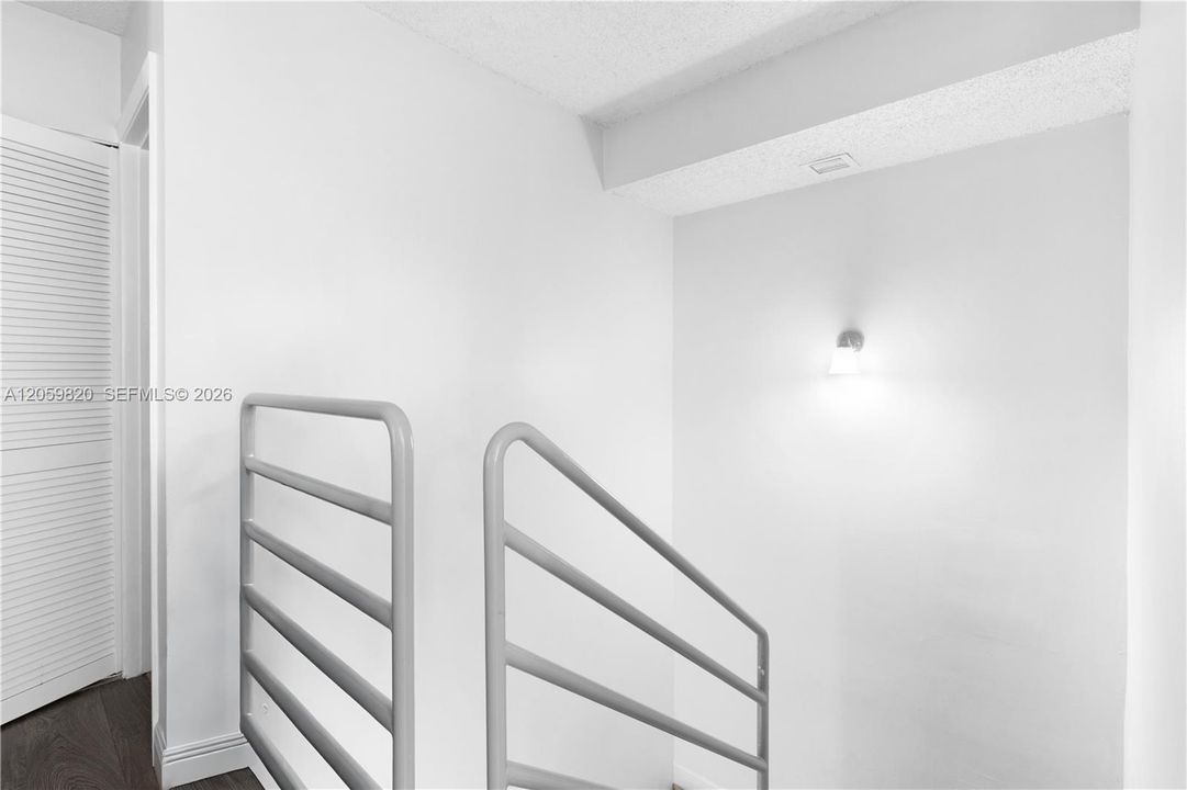 For Sale: $460,000 (2 beds, 2 baths, 1592 Square Feet)