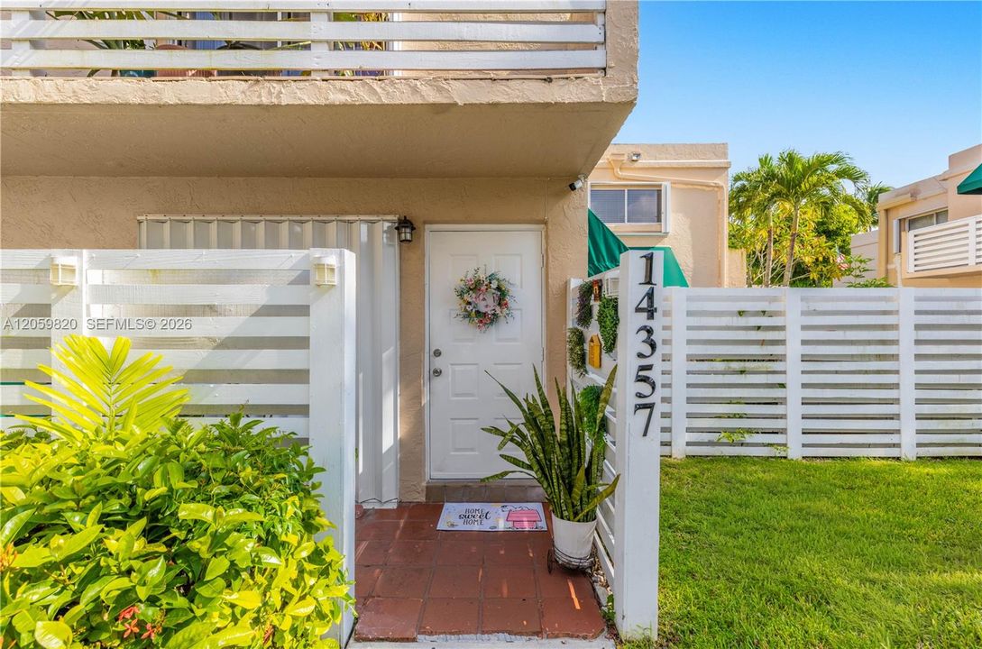 For Sale: $460,000 (2 beds, 2 baths, 1592 Square Feet)