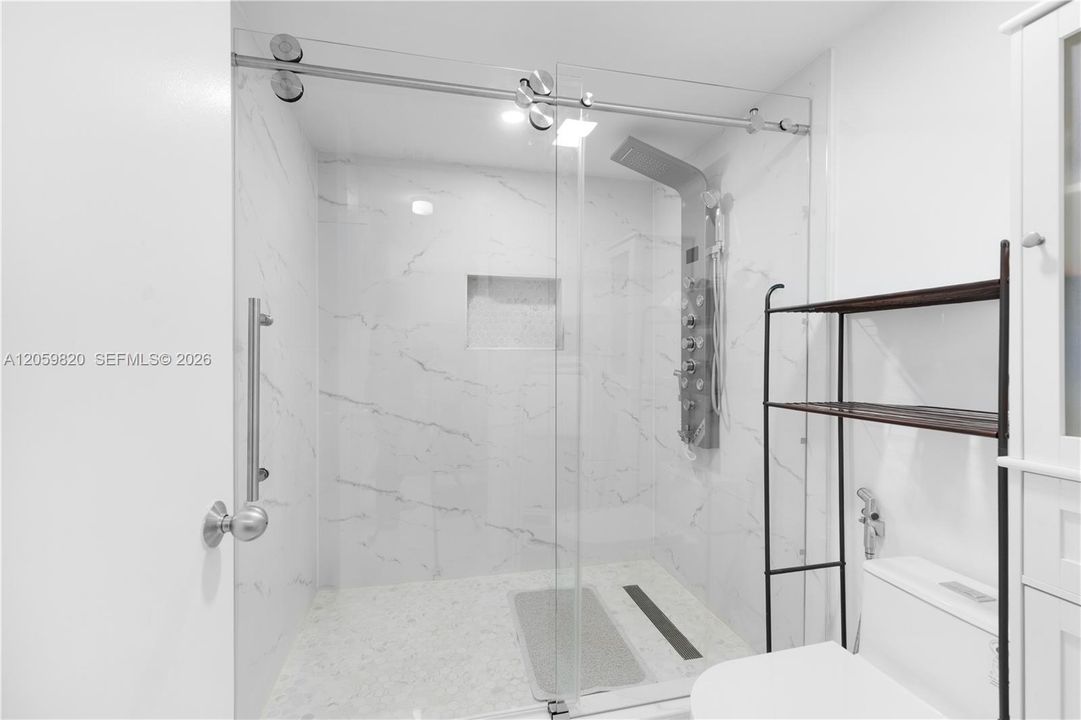 For Sale: $460,000 (2 beds, 2 baths, 1592 Square Feet)