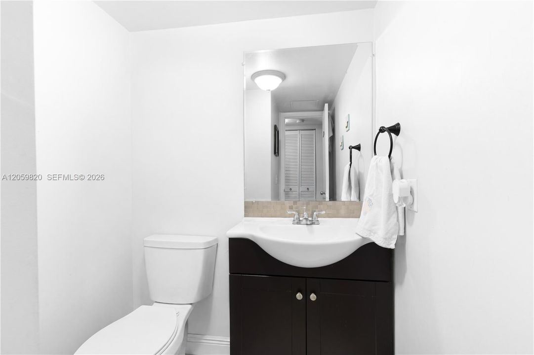 For Sale: $460,000 (2 beds, 2 baths, 1592 Square Feet)