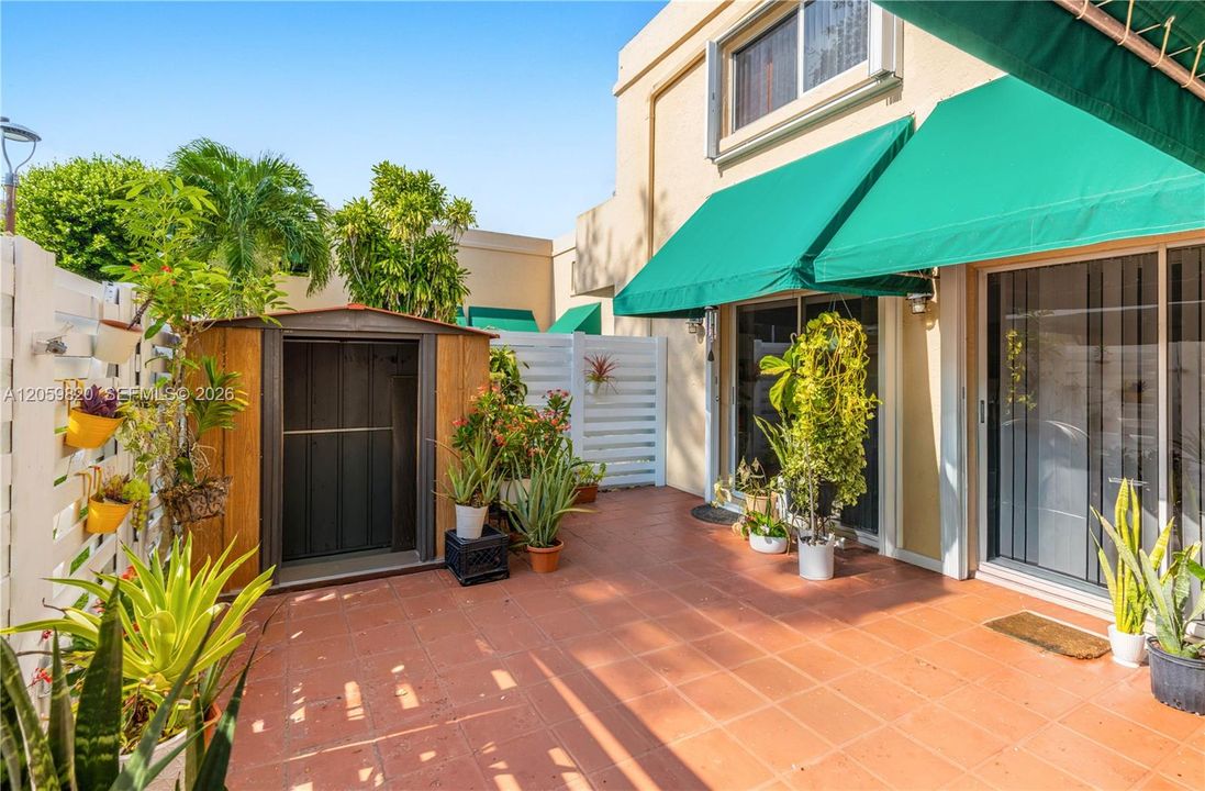For Sale: $460,000 (2 beds, 2 baths, 1592 Square Feet)