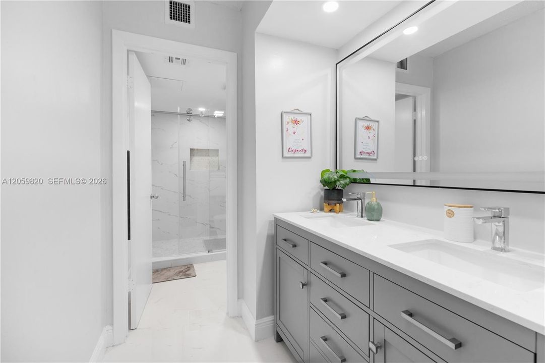 For Sale: $460,000 (2 beds, 2 baths, 1592 Square Feet)