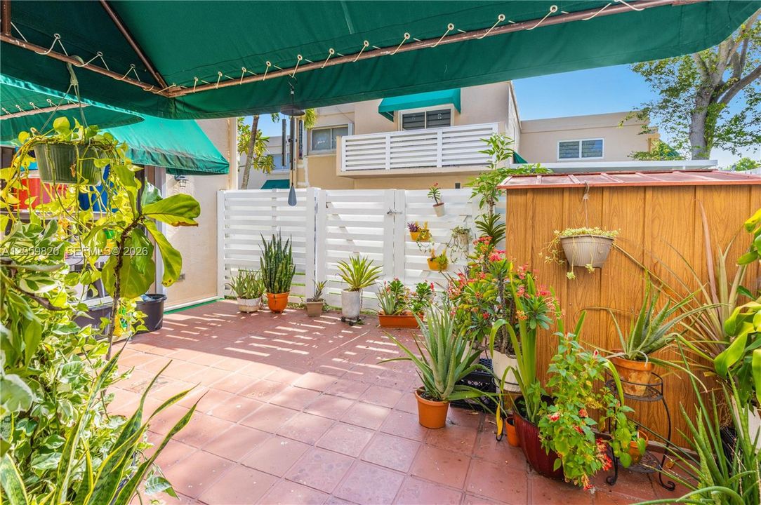 For Sale: $460,000 (2 beds, 2 baths, 1592 Square Feet)