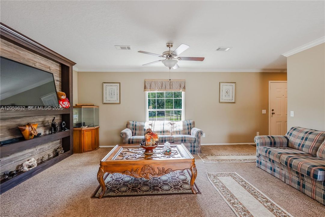 For Sale: $450,000 (3 beds, 2 baths, 1456 Square Feet)