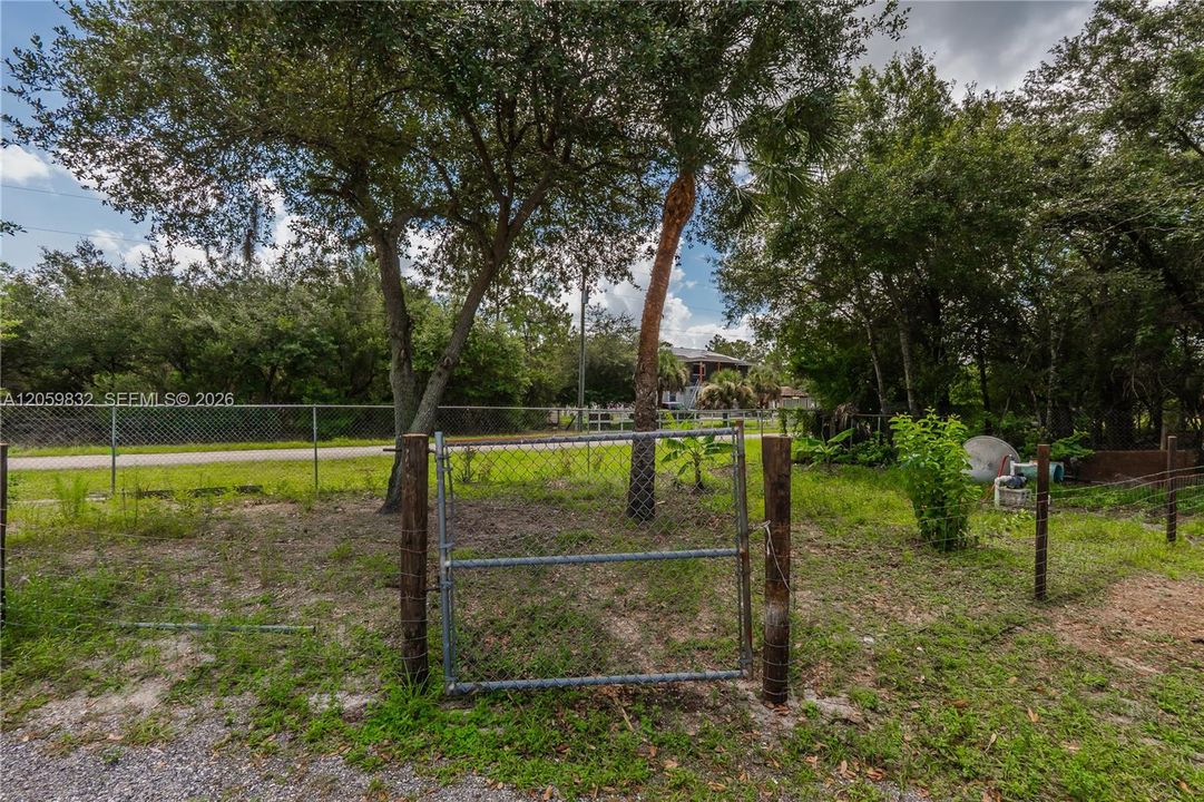 For Sale: $450,000 (3 beds, 2 baths, 1456 Square Feet)
