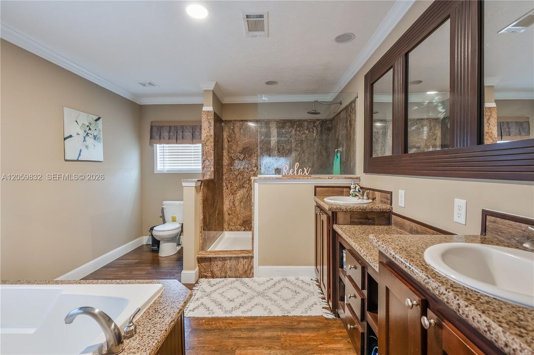For Sale: $450,000 (3 beds, 2 baths, 1456 Square Feet)