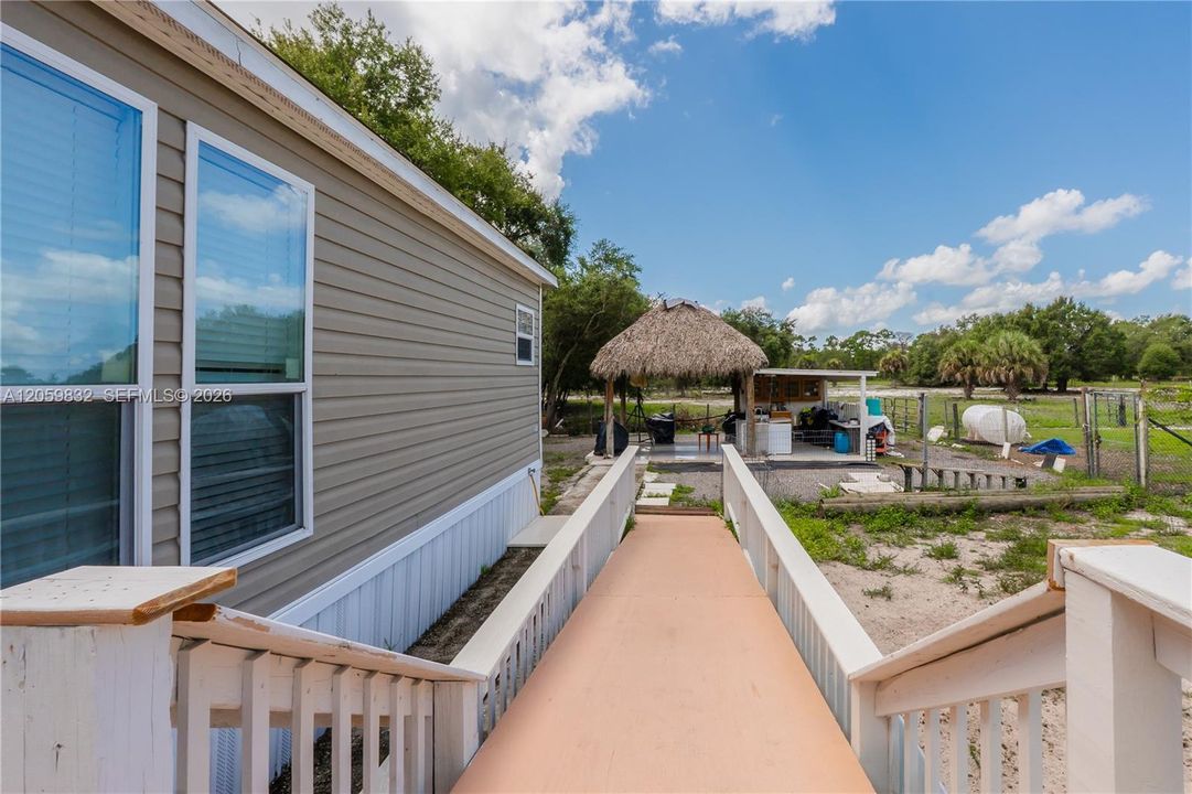 For Sale: $450,000 (3 beds, 2 baths, 1456 Square Feet)