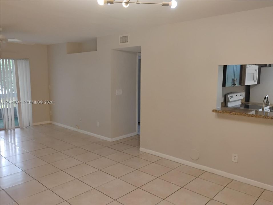 В аренду: $2,300 (2 спален, 2 ванн, 1097 Квадратных фут)