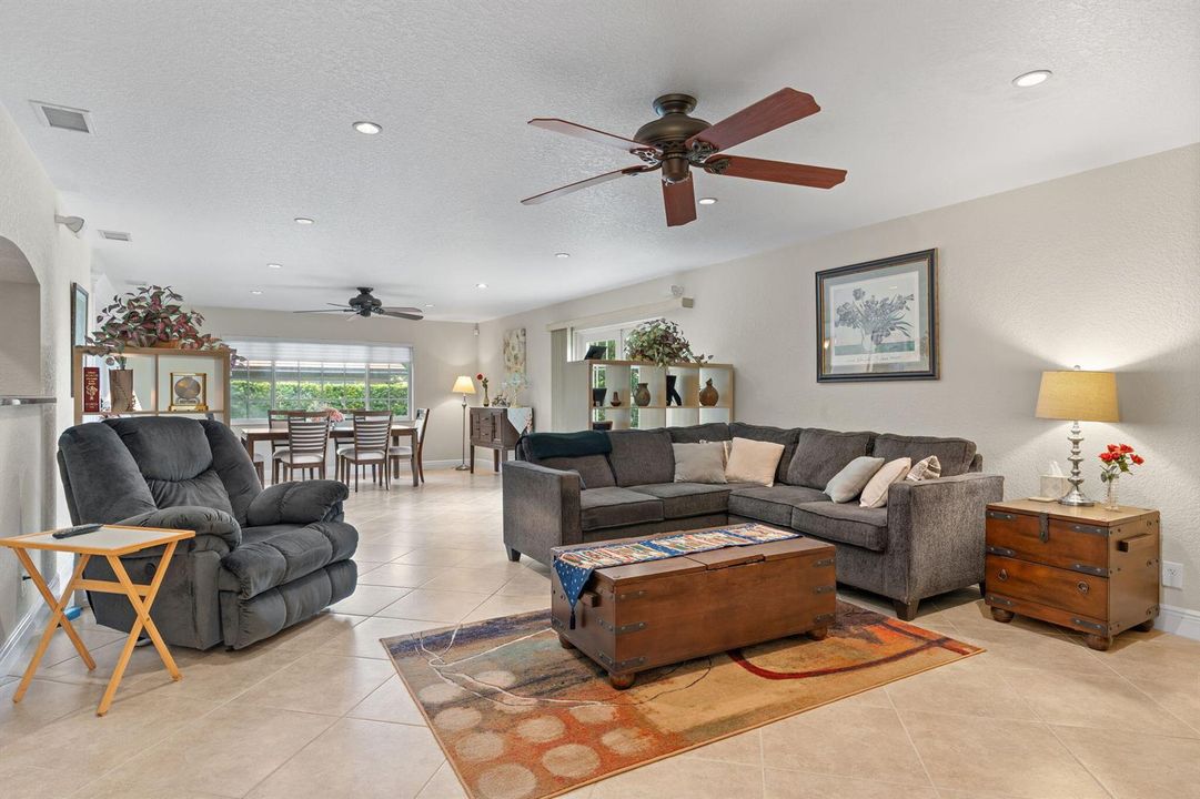 17-web-or-mls-10520 NW 43rd Ct, Coral Sp